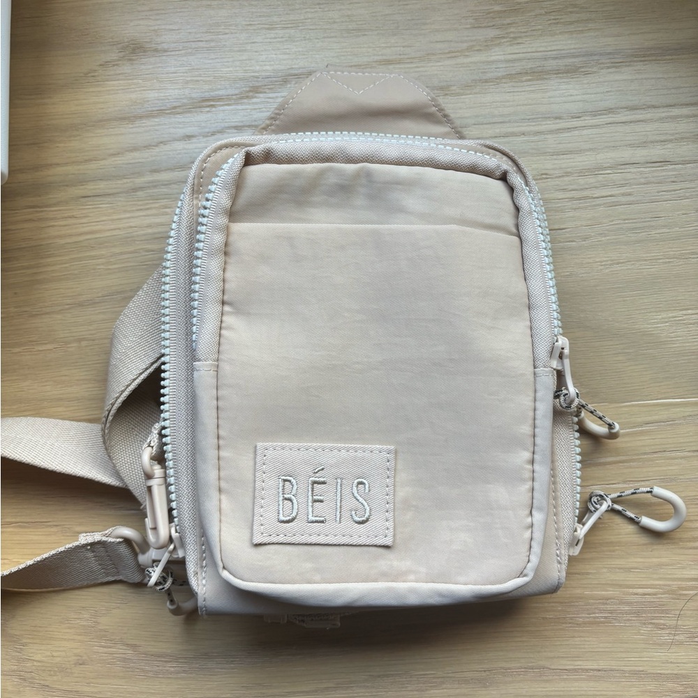 BEIS (The Sport Sling ) crossbody Fanny pack/bag